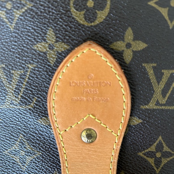 Louis Vuitton Sac Chasse Hunting Bag 18.9 x 15.7 x 8.7 inches - Picture 12 of 16